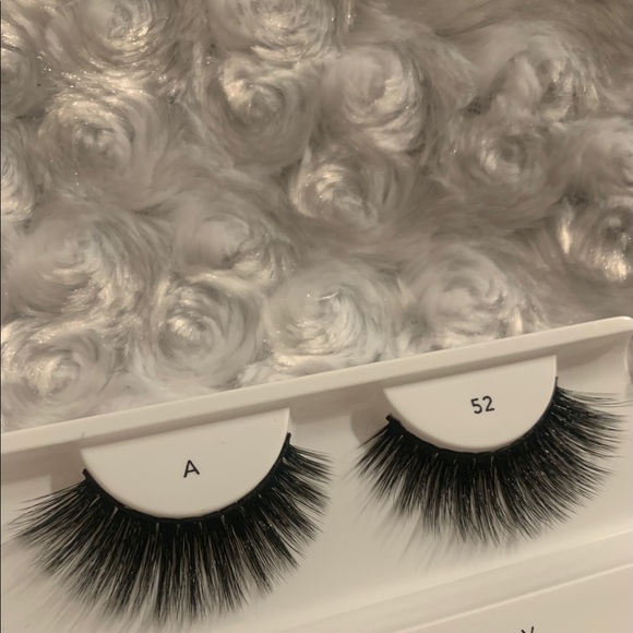 π Host Pick π 3D FAUX MINK LASHES - Picture 2 of 6